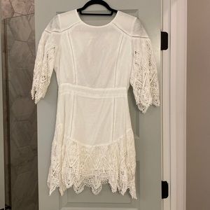 Detailed white dress!